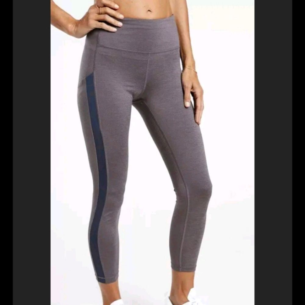Athleta ultimate stash pocket accent strip gray leggings sz s/p